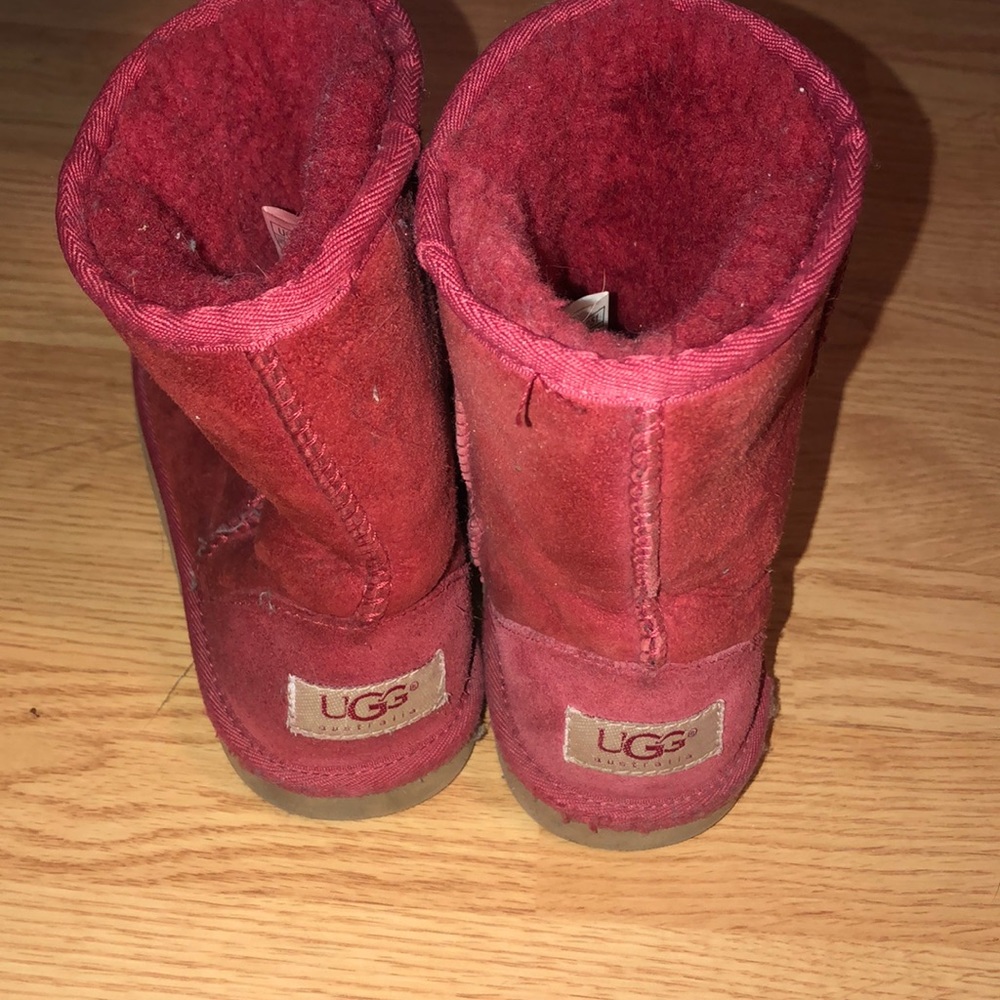Red ugg boots